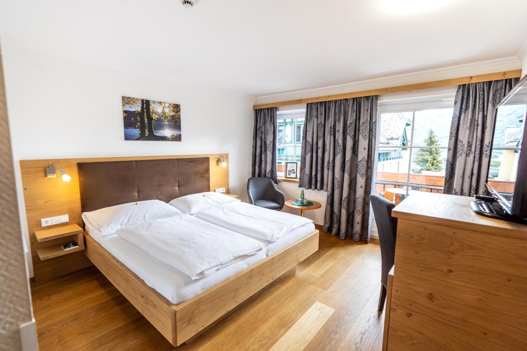 Hotel-Garni Schernthaner Санкт Гилген Екстериор снимка