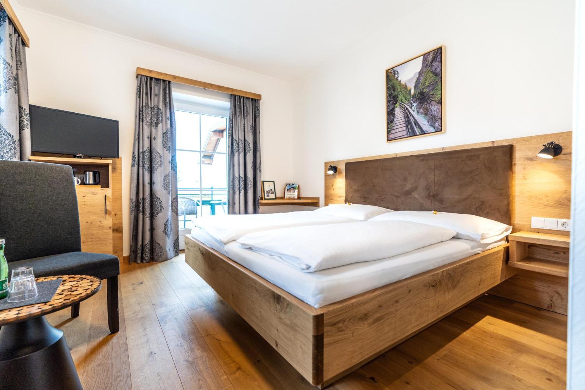 Hotel-Garni Schernthaner Санкт Гилген Екстериор снимка