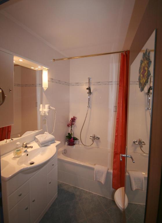 Hotel-Garni Schernthaner Санкт Гилген Екстериор снимка