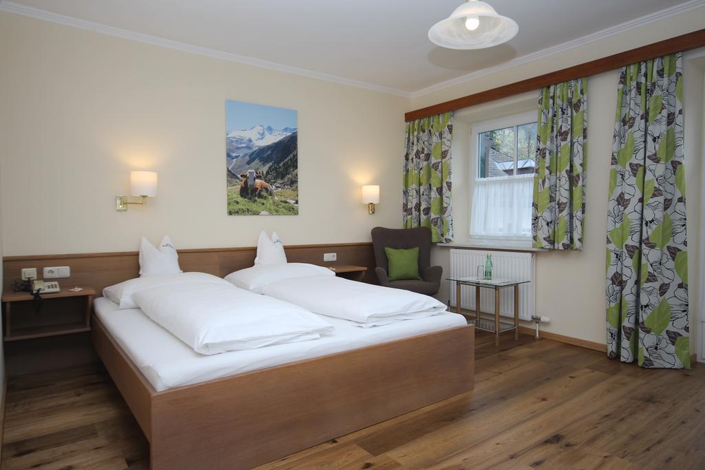 Hotel-Garni Schernthaner Санкт Гилген Екстериор снимка