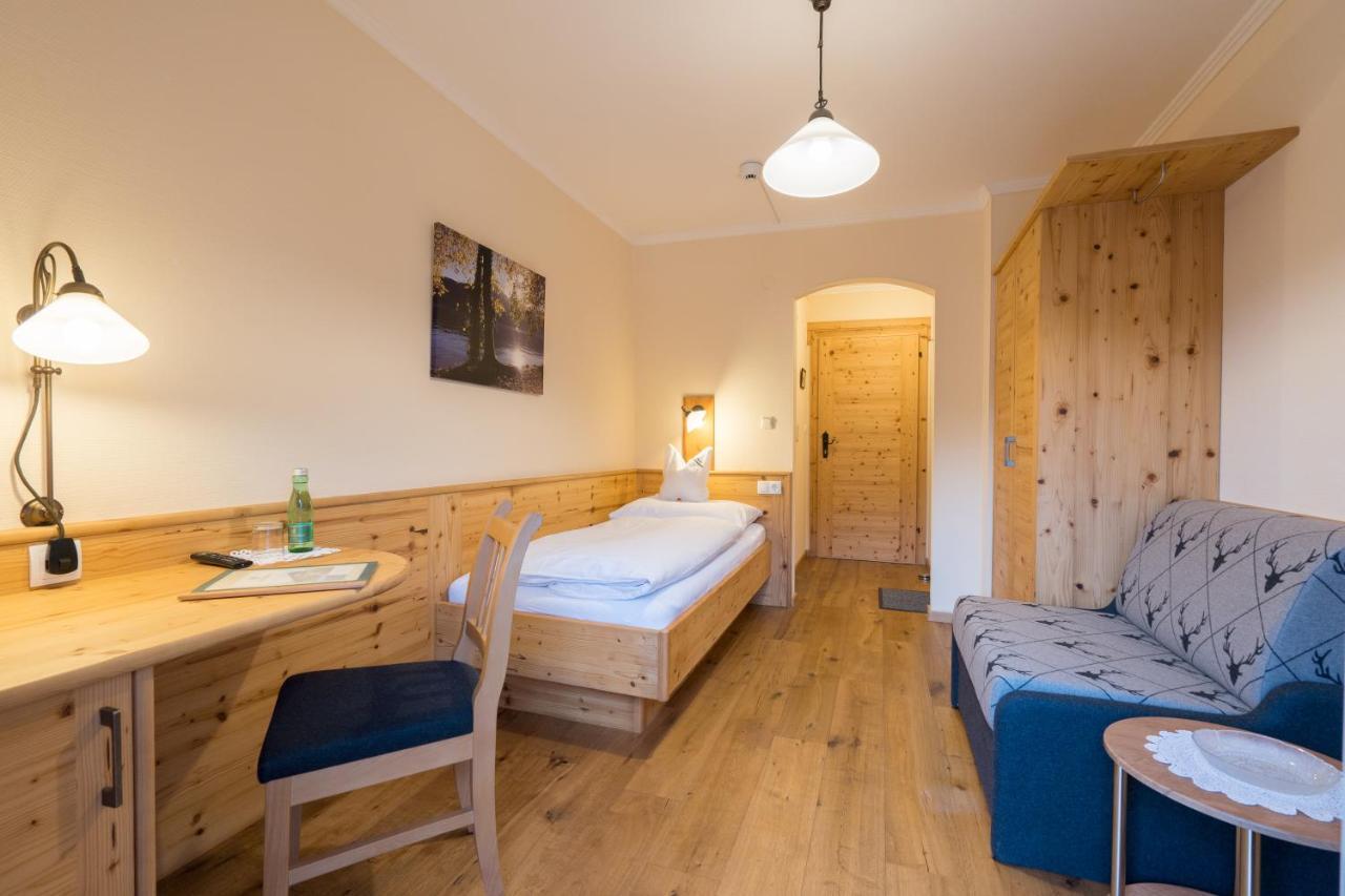 Hotel-Garni Schernthaner Санкт Гилген Екстериор снимка