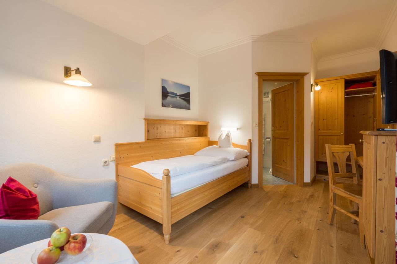 Hotel-Garni Schernthaner Санкт Гилген Екстериор снимка