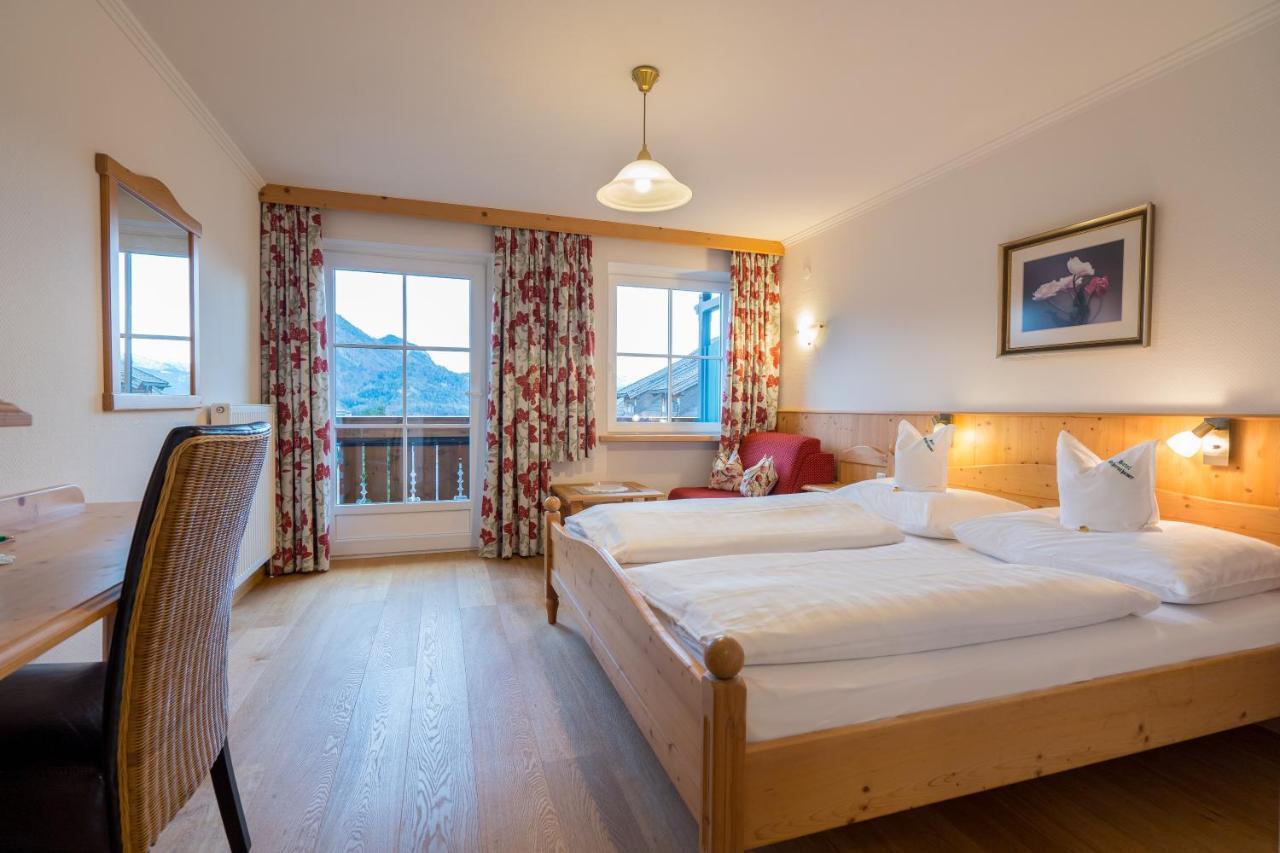 Hotel-Garni Schernthaner Санкт Гилген Екстериор снимка